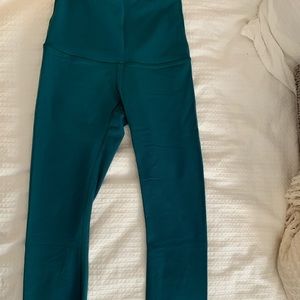 Lululemon Forest geeen Wunder-Under 28’ size 4